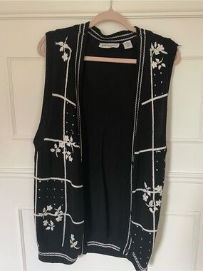 Vintage - Black Knit Sleeveless Cardigan with White Floral Grid Embroidery